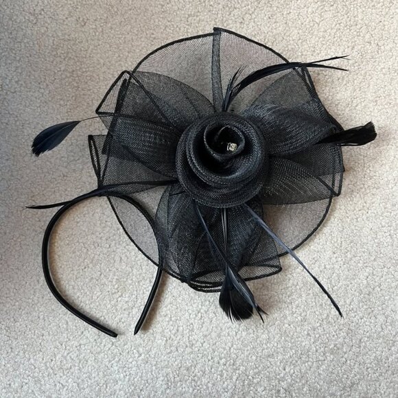 Fascinator Headpiece for Special Occasions - Picture 6 of 10